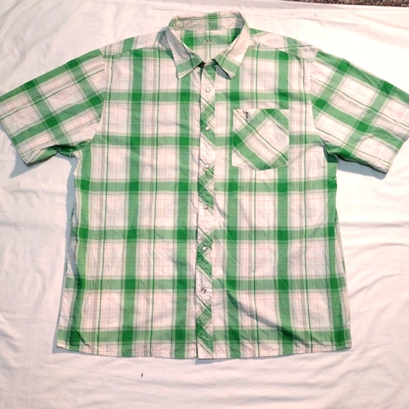 Under Armour Prototype Men's 2XL Snap Button Short Sleeve Shirt Green - Picture 1 of 9